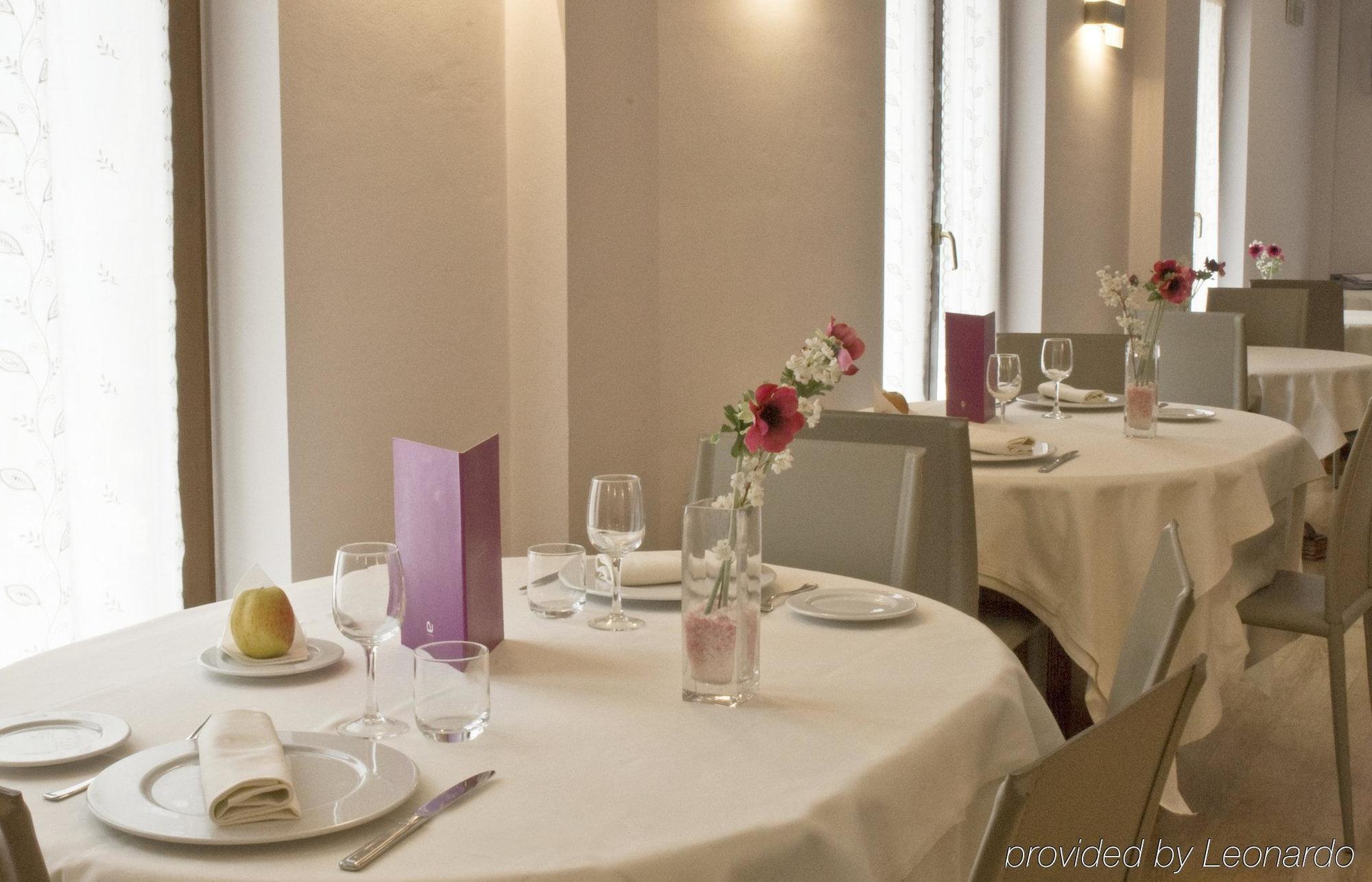 Ayre Hotel Alfonso II โอเบียโด ร้านอาหาร รูปภาพ
