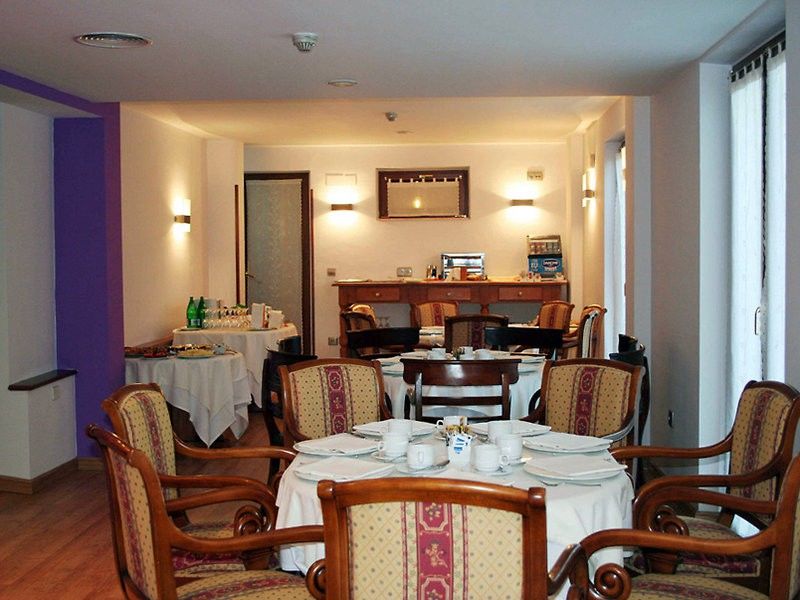 Ayre Hotel Alfonso II โอเบียโด ภายนอก รูปภาพ