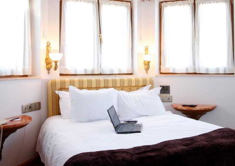 Ayre Hotel Alfonso II โอเบียโด ห้อง รูปภาพ