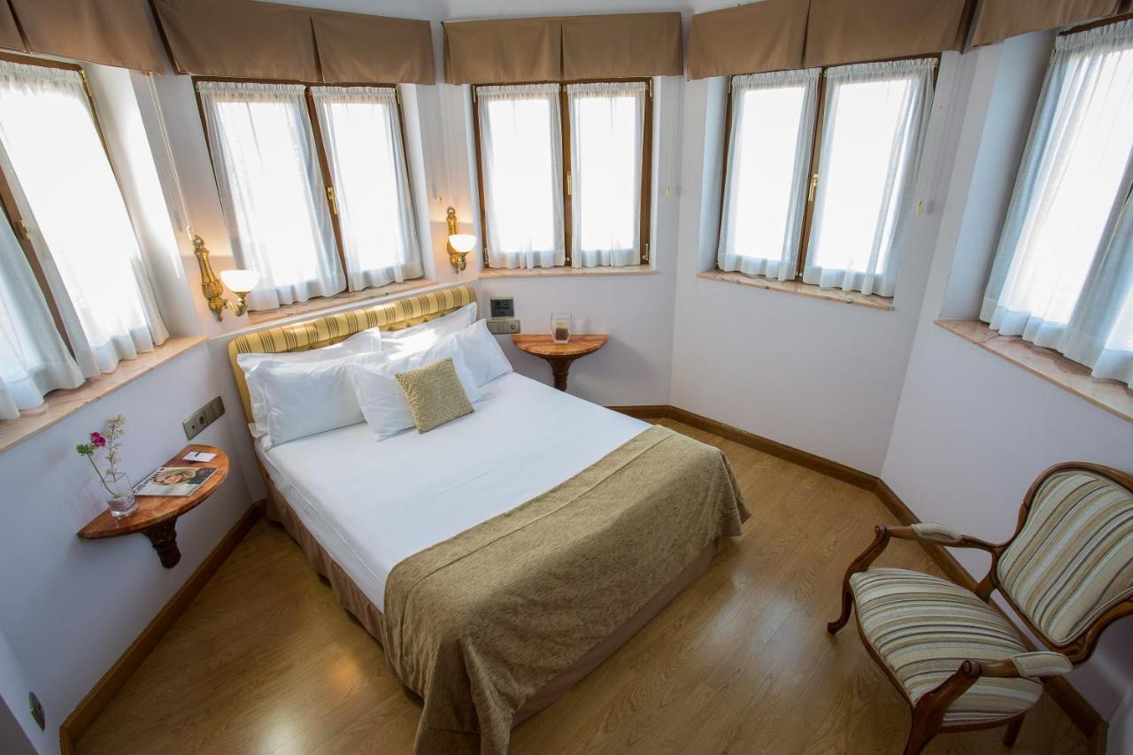 Ayre Hotel Alfonso II โอเบียโด ภายนอก รูปภาพ