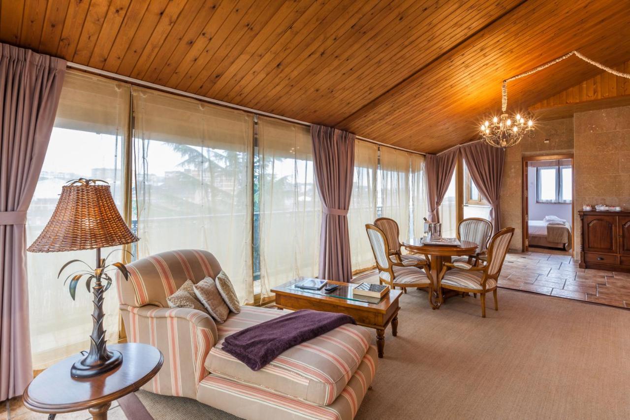 Ayre Hotel Alfonso II โอเบียโด ภายนอก รูปภาพ